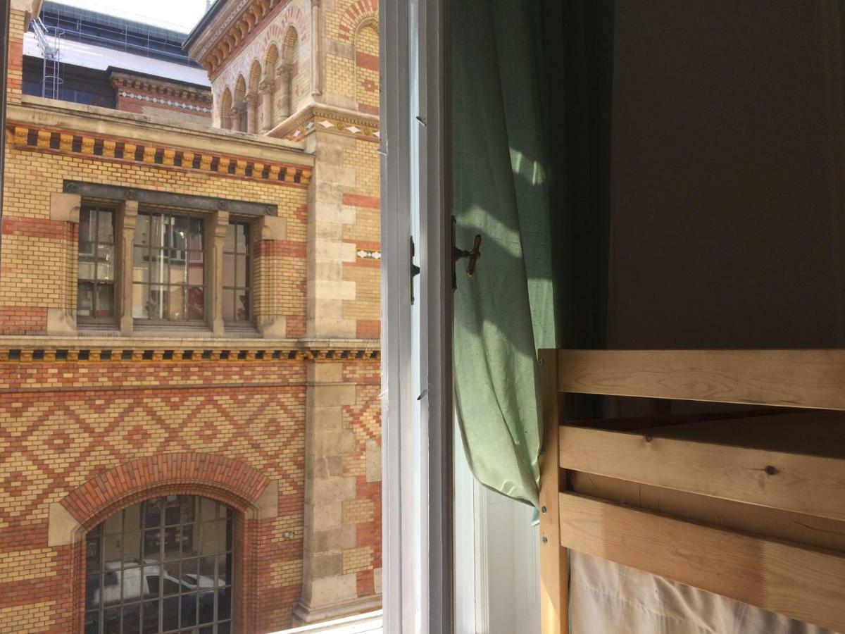 Zen Hostel By Central Market Budapest Exterior foto